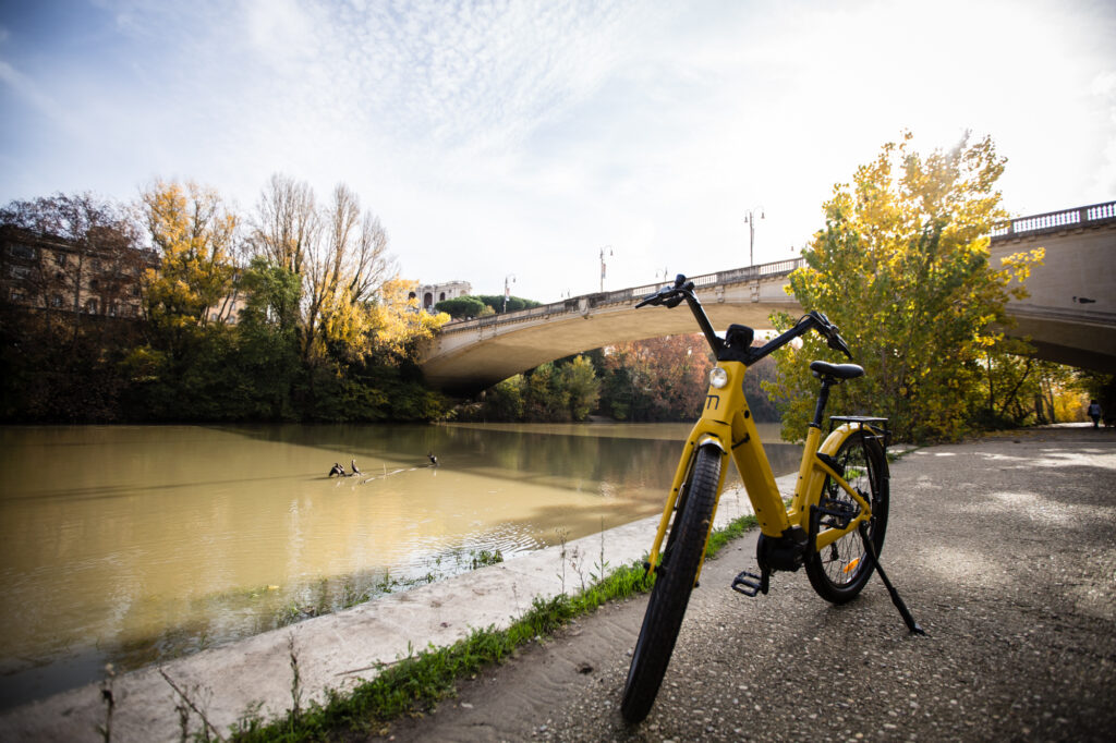 Moustache Lundi Urban al Lungotevere